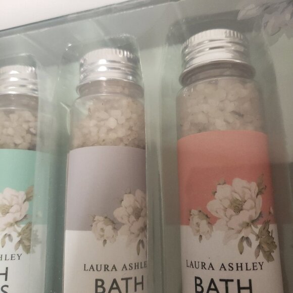 Laura Ashley Bath Salts Gift Collection Five Bottles of Salts Variety - Picture 10 of 11